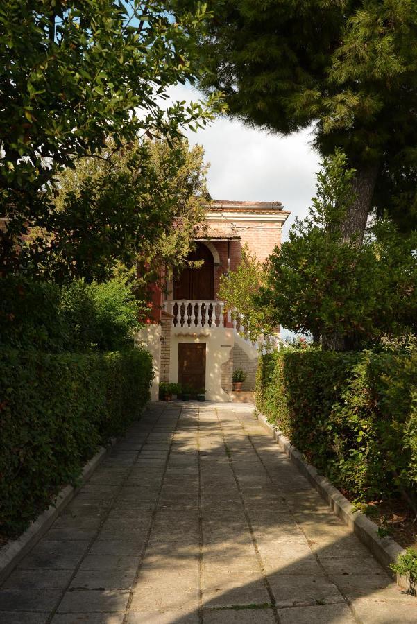 La Casa Di Andrea Hotel Киети Екстериор снимка