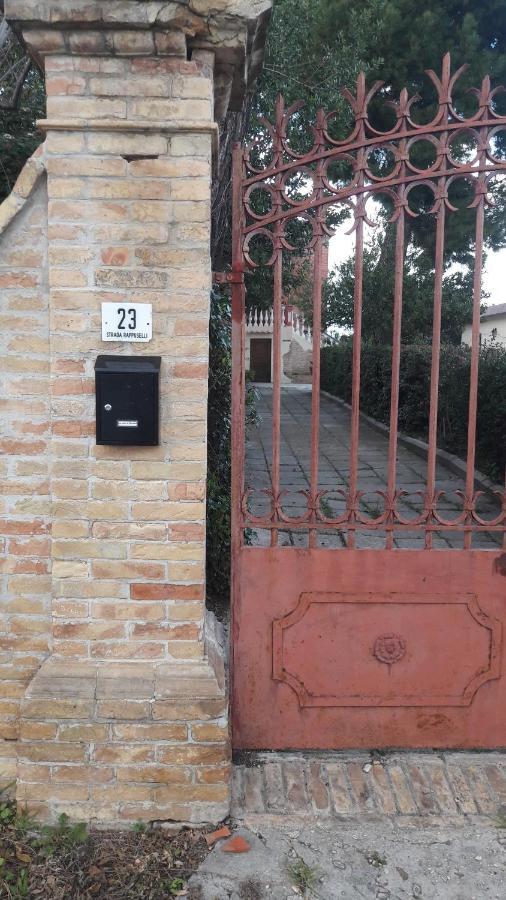 La Casa Di Andrea Hotel Киети Екстериор снимка